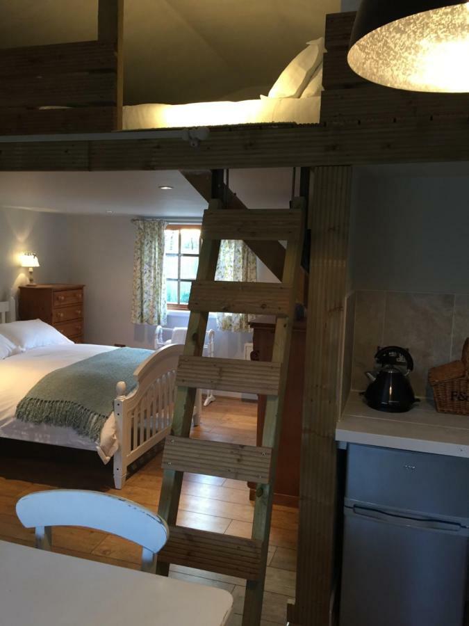 Stapehill Lodge B&B Hampreston Luaran gambar
