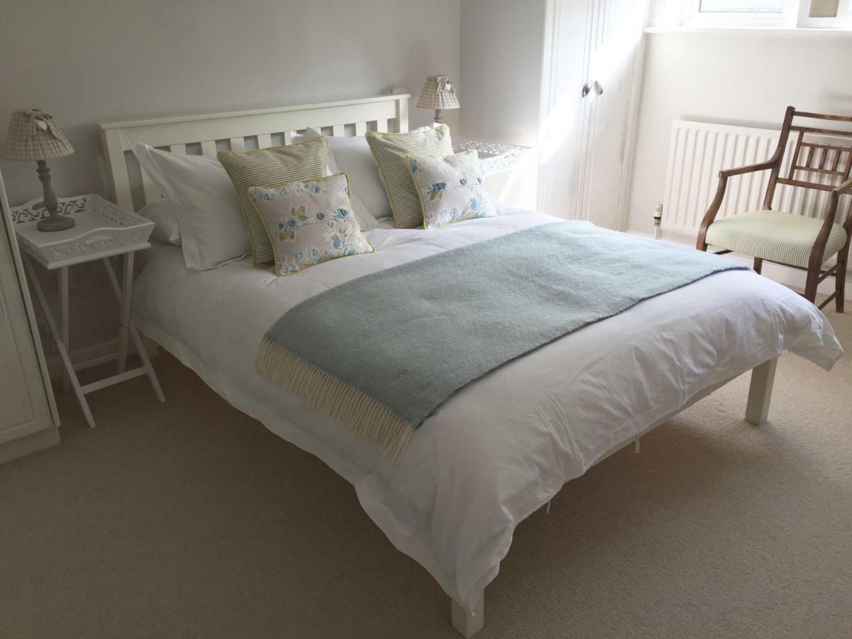 Stapehill Lodge B&B Hampreston Luaran gambar