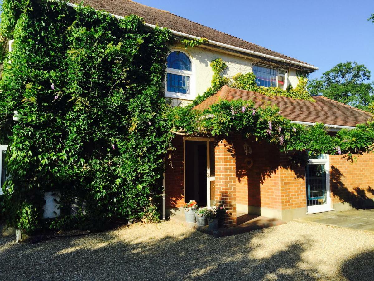 Stapehill Lodge B&B Hampreston Luaran gambar